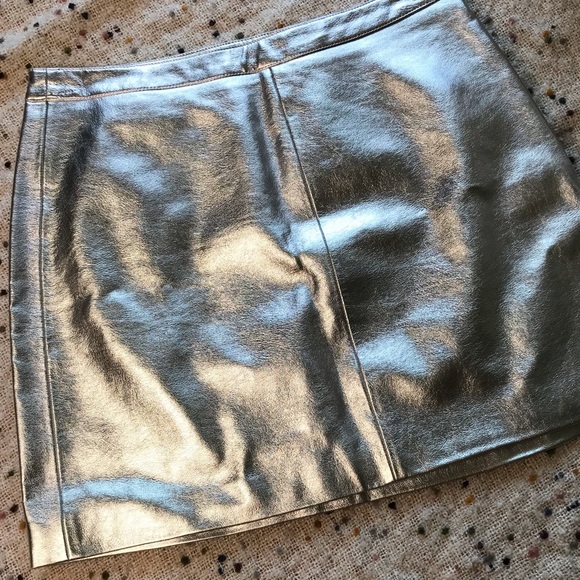 Forever 21 Futuristic Silver Pleather Mini Skirt - Picture 3 of 13